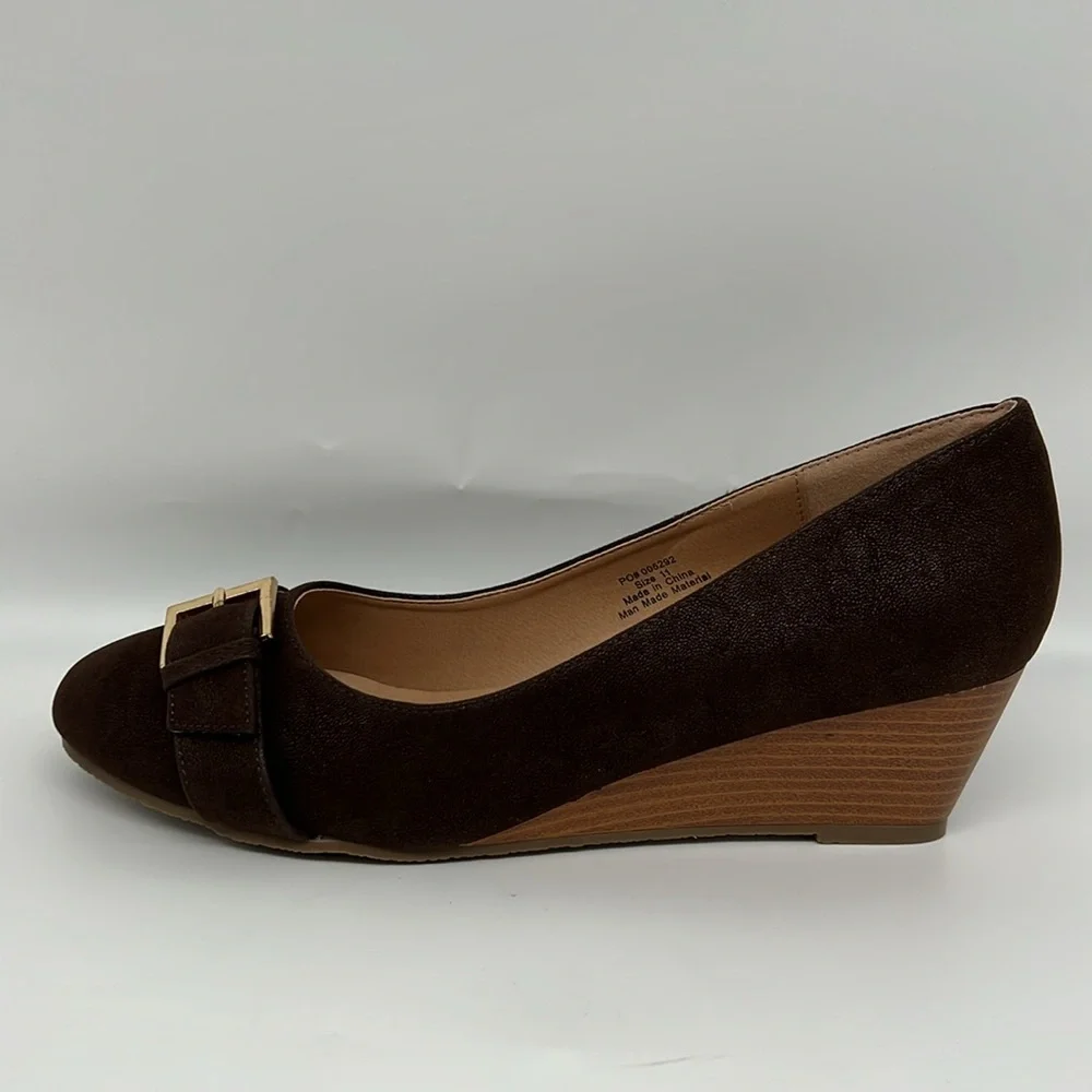 Journee Collection Graysn Brown Wedge Gold‎ Buckle Round Toe Arch Support 11M